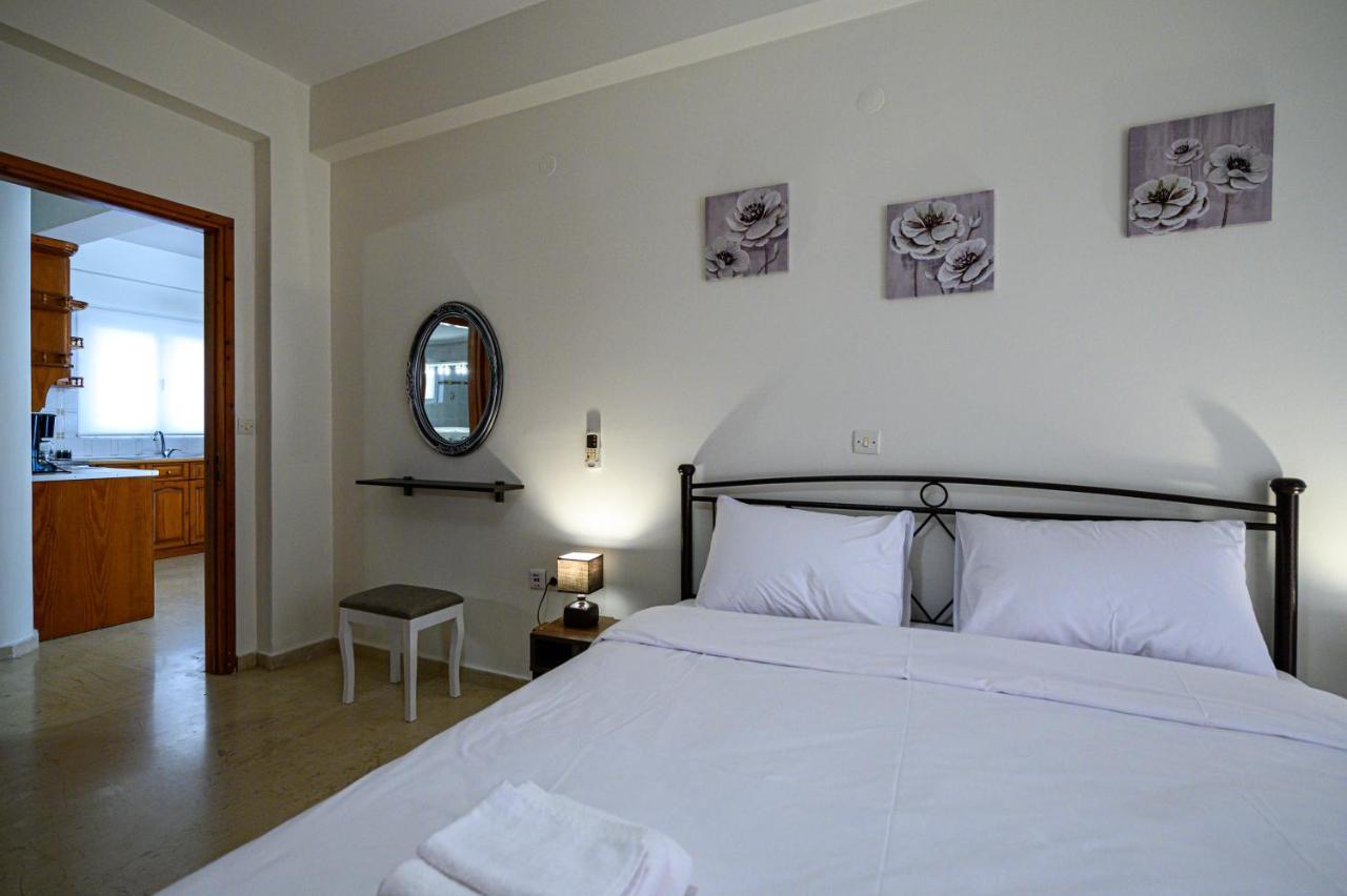 Oliva Apartment Каламата Екстер'єр фото