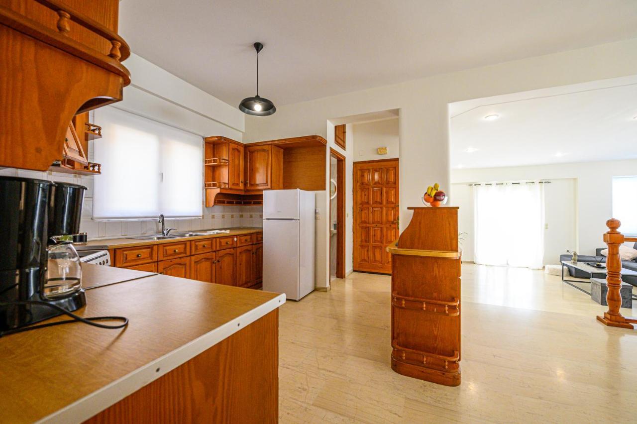Oliva Apartment Каламата Екстер'єр фото