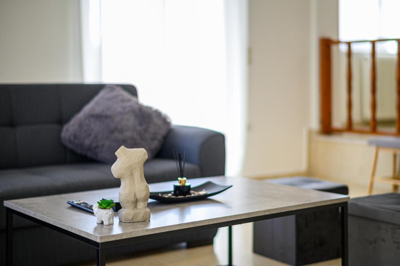Oliva Apartment Каламата Екстер'єр фото